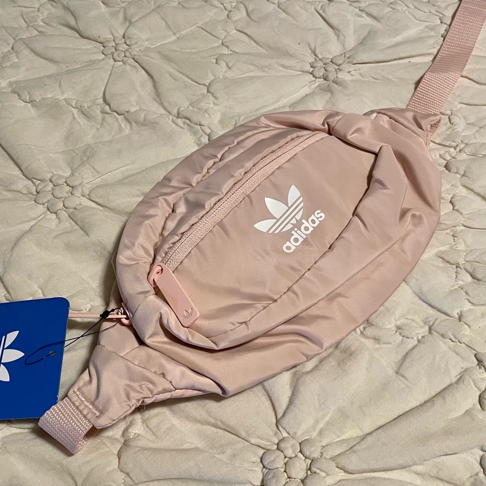 ☀️Adidas pink Fanny pack